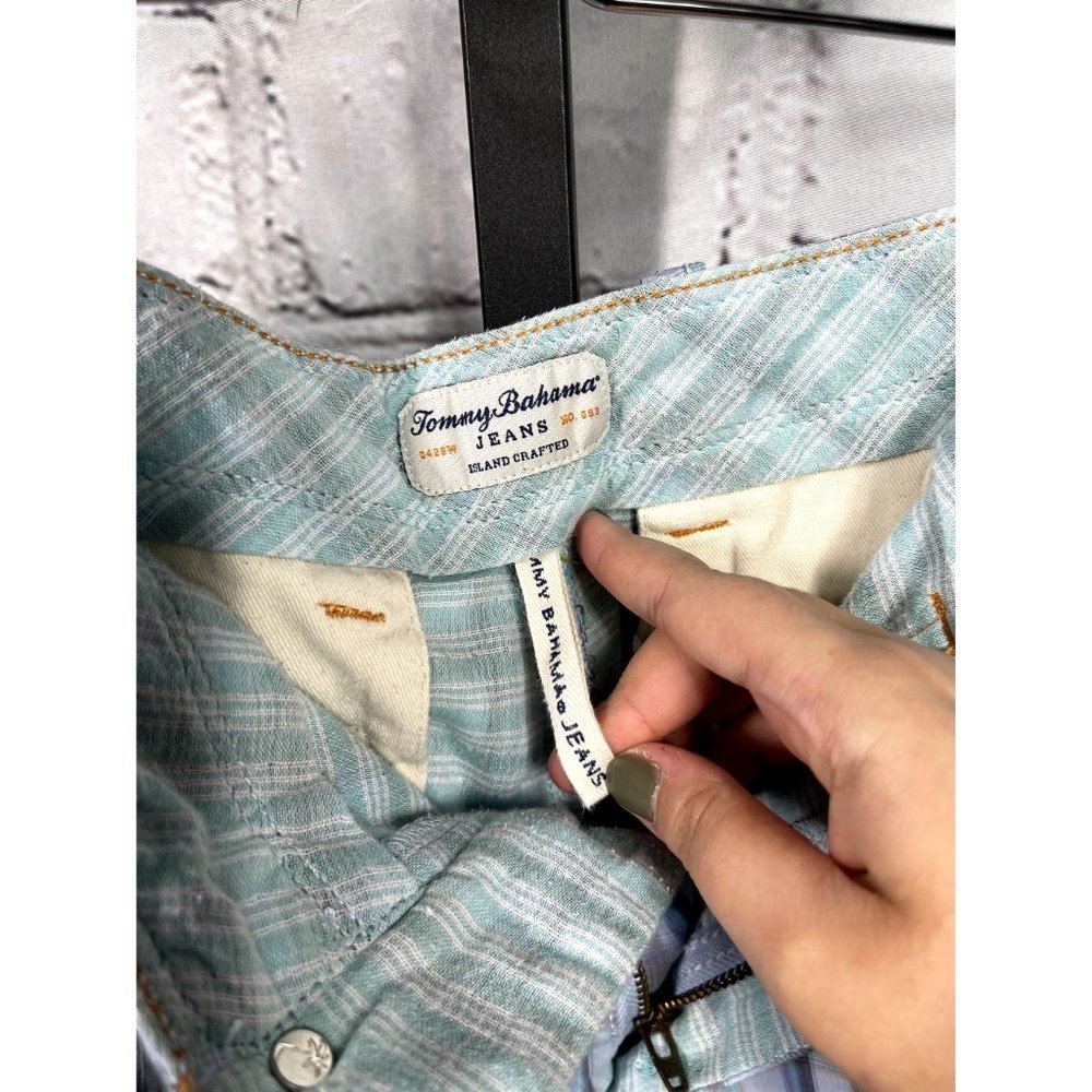 EUC Tommy Bahama Cargo Short - Picture 6 of 6